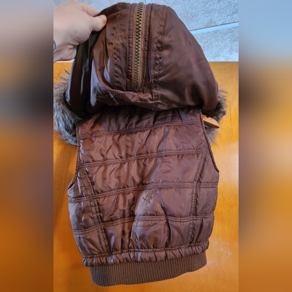 *SOLD* Deadstock Original Tags Wet Seal Brown Faux Fur Hooded Vest - Picture 6 of 9